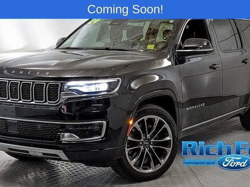 Used 2024 Jeep Wagoneer L Series III w/ Premium Group I AWD/4WD image 6