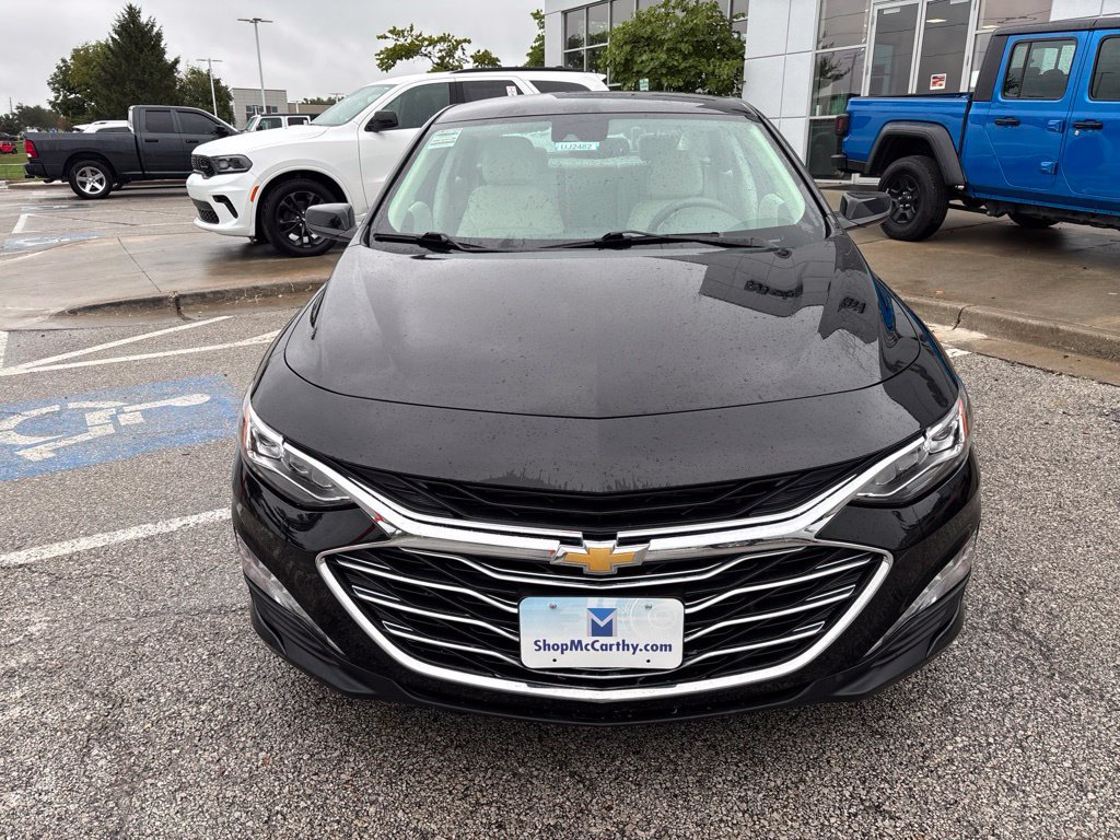 Used 2024 Chevrolet Malibu LT FWD image 3