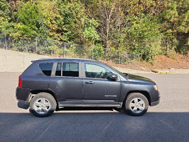 Used 2014 Jeep Compass Sport w/ Power Value Group FWD image 2