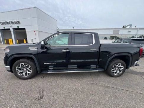 Used 2024 GMC Sierra 1500 SLT w/ SLT Premium Plus Package AWD/4WD image 9