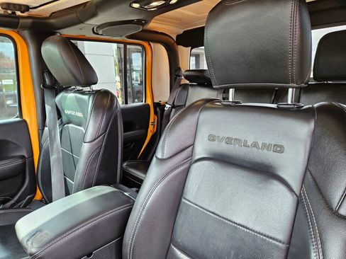 Used 2021 Jeep Gladiator Overland image 14