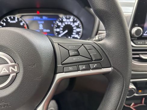 Used 2025 Nissan Altima 2.5 SV FWD image 23