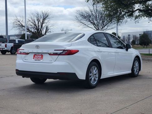 Used 2026 Toyota Camry LE image 3