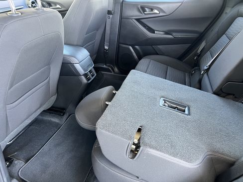 Used 2026 Chevrolet Equinox LT AWD/4WD image 17