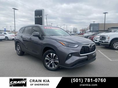 Used 2023 Toyota Highlander XLE