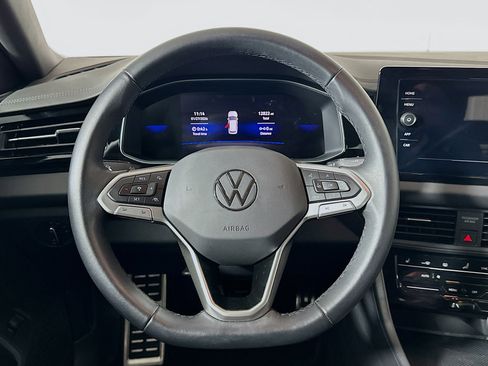 Used 2025 Volkswagen Jetta Sport image 18