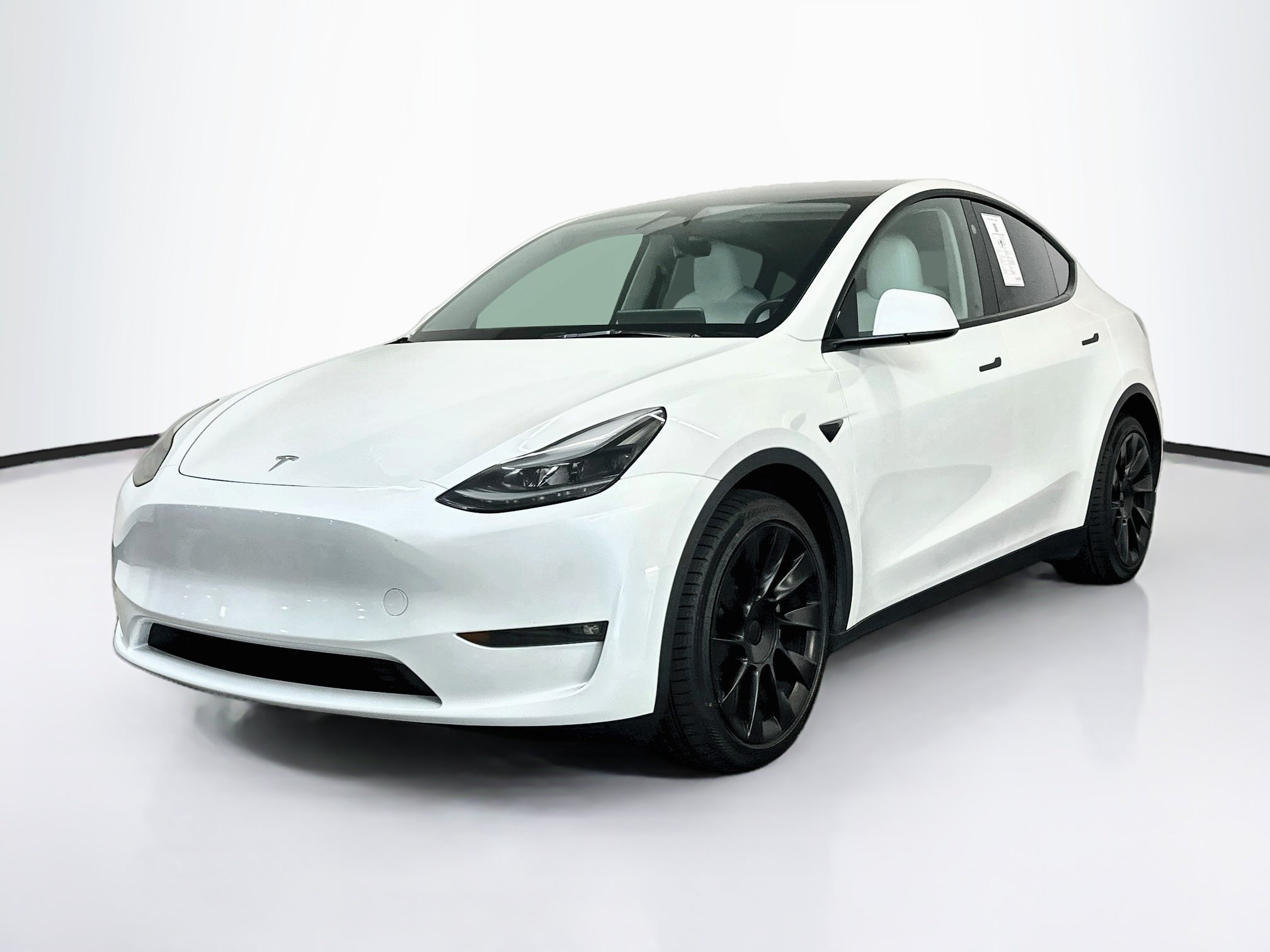 Used 2025 Tesla Model Y Long Range AWD/4WD image 3