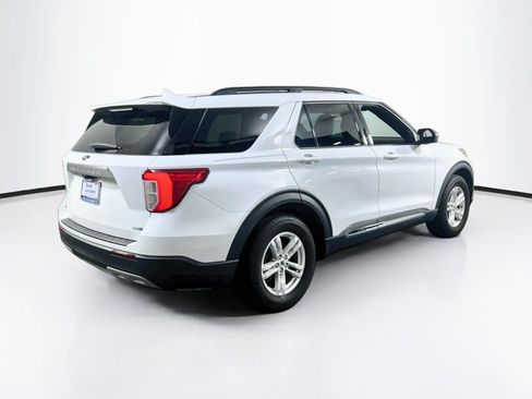 Used 2020 Ford Explorer XLT w/ Equipment Group 202A AWD/4WD image 5