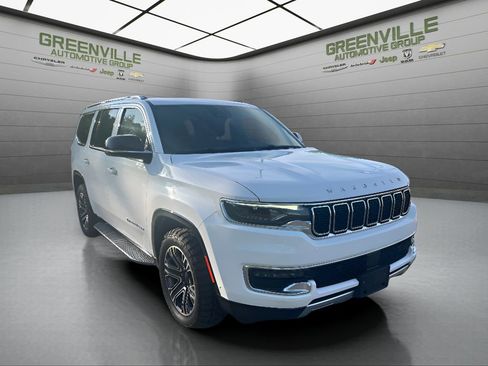 Used 2024 Jeep Wagoneer Series II w/ Flexible Seating Group image 3