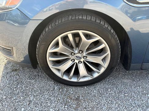 Used 2018 Ford Taurus Limited AWD/4WD image 22