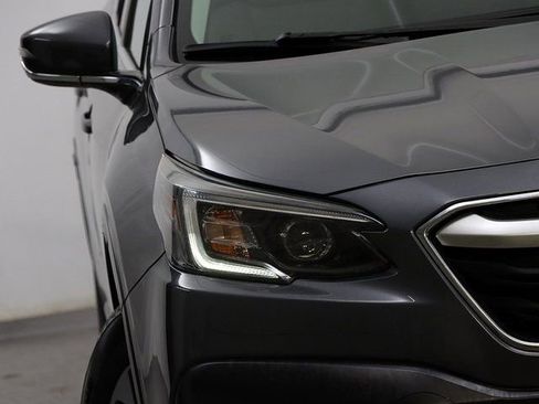 Used 2022 Subaru Outback Premium image 5