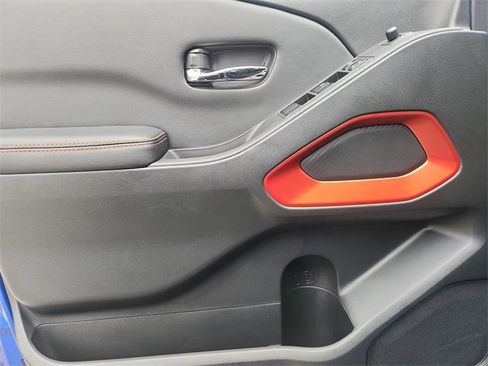 Used 2025 Nissan Frontier PRO-4X image 20