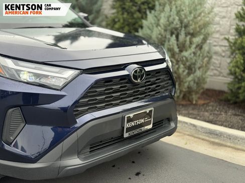 Used 2025 Toyota RAV4 XLE AWD/4WD image 14