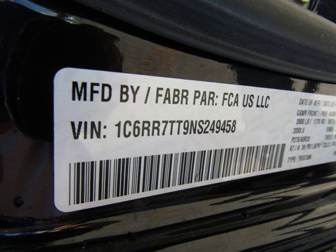 Used 2022 RAM 1500 Classic SLT AWD/4WD image 16