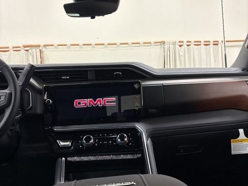 New 2026 GMC Sierra 2500 Denali w/ Denali Reserve Package image 23