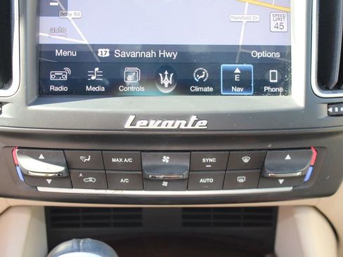 Used 2017 Maserati Levante S AWD/4WD image 32