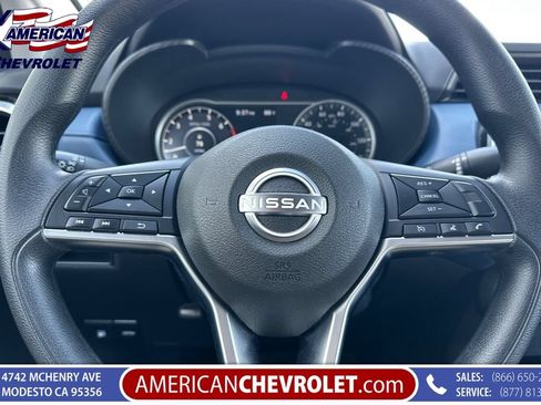Used 2025 Nissan Versa SV FWD image 30