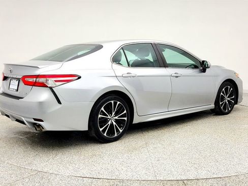 Used 2018 Toyota Camry SE w/ Convenience Package image 5