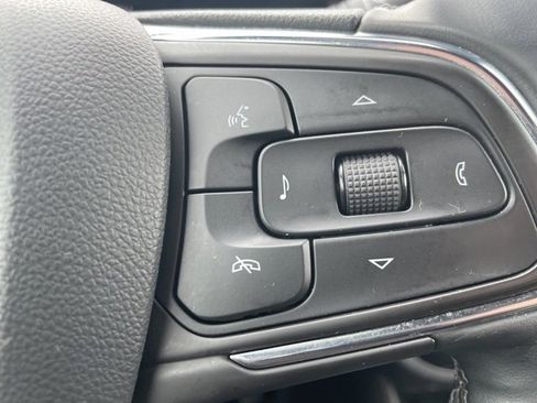 Used 2025 Buick Envista Sport Touring image 21