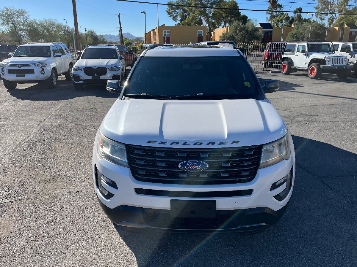 Used 2017 Ford Explorer XLT w/ Equipment Group 202A FWD image 50