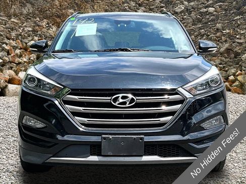 Used 2016 Hyundai Tucson Limited w/ Option Group 03 FWD image 3