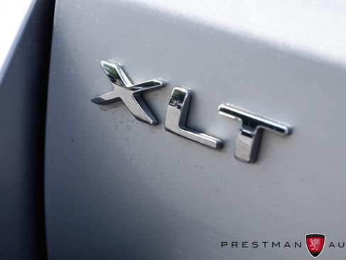 Used 2018 Ford Expedition Max XLT w/ Equipment Group 202A AWD/4WD image 12