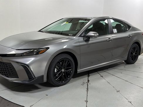 New 2026 Toyota Camry SE image 1