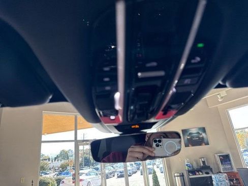 Used 2022 Porsche Cayenne image 26