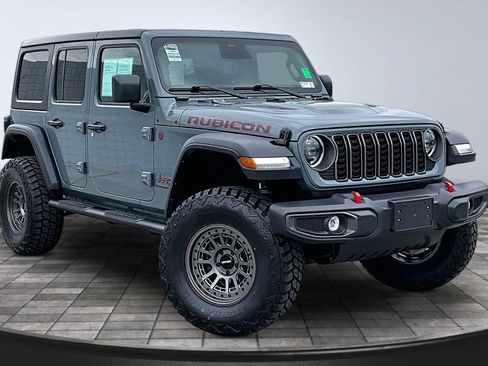 Certified 2025 Jeep Wrangler Unlimited Rubicon w/ Convenience Group AWD/4WD image 36