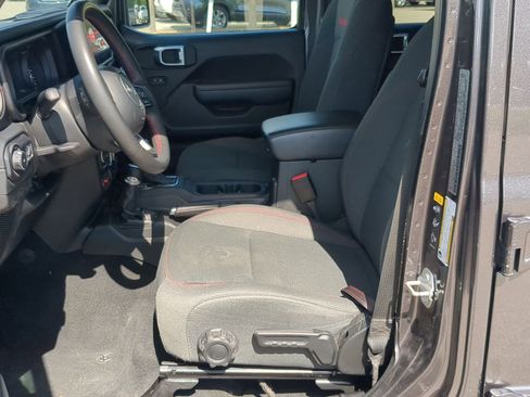 Used 2024 Jeep Wrangler Unlimited Rubicon image 12