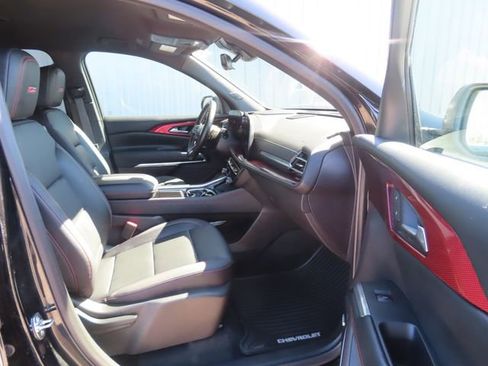 Used 2025 Chevrolet Traverse Z71 w/ Enhanced Driving Package AWD/4WD image 23