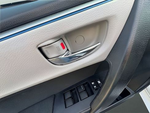 Used 2016 Toyota Corolla LE image 11