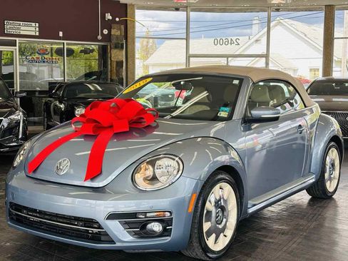 Used 2019 Volkswagen Beetle 2.0T Final Edition SEL FWD image 15