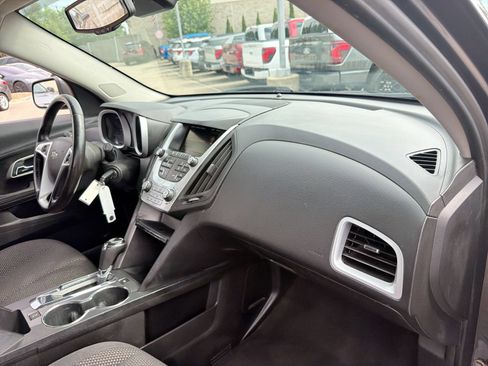 Used 2017 Chevrolet Equinox LT w/ Convenience Package FWD image 16