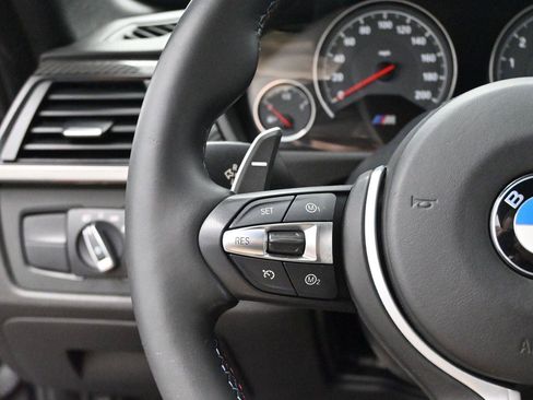 Used 2015 BMW M4 Convertible RWD image 16