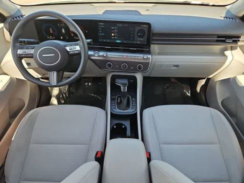 Certified 2025 Hyundai Kona SE image 15