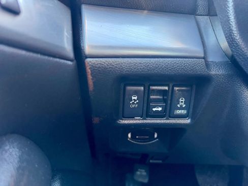 Used 2011 INFINITI G37 x Sedan w/ Premium Pkg image 24