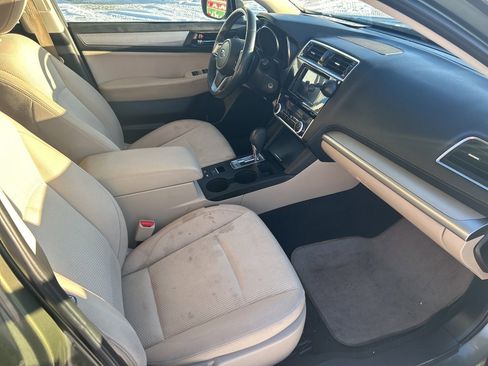 Used 2018 Subaru Outback 2.5i Premium image 8