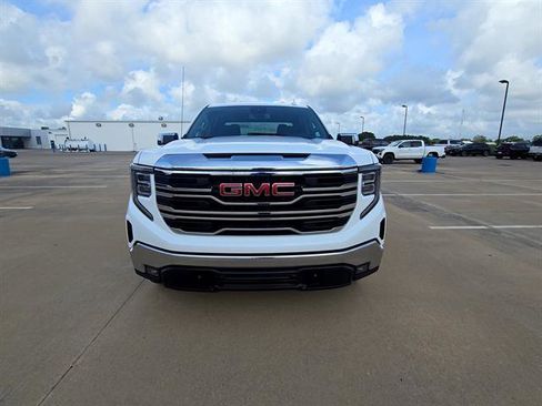 Used 2026 GMC Sierra 1500 SLT AWD/4WD image 2