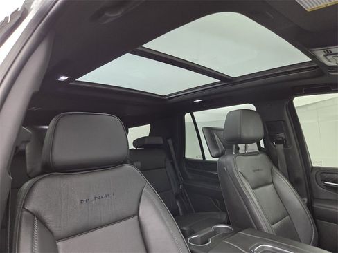 Used 2023 GMC Yukon Denali w/ Advanced Technology Package image 20