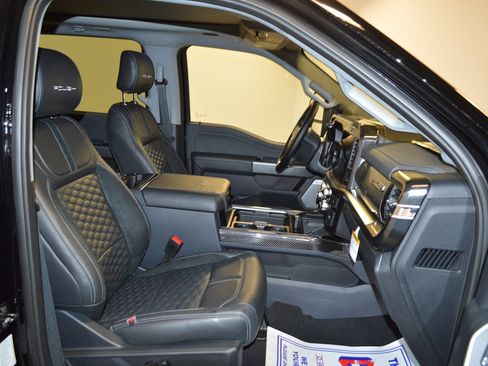 New 2026 Ford F250 Lariat w/ Black Appearance Package image 14