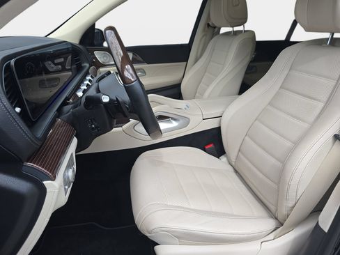 Certified 2023 Mercedes-Benz GLS 580 4MATIC image 15