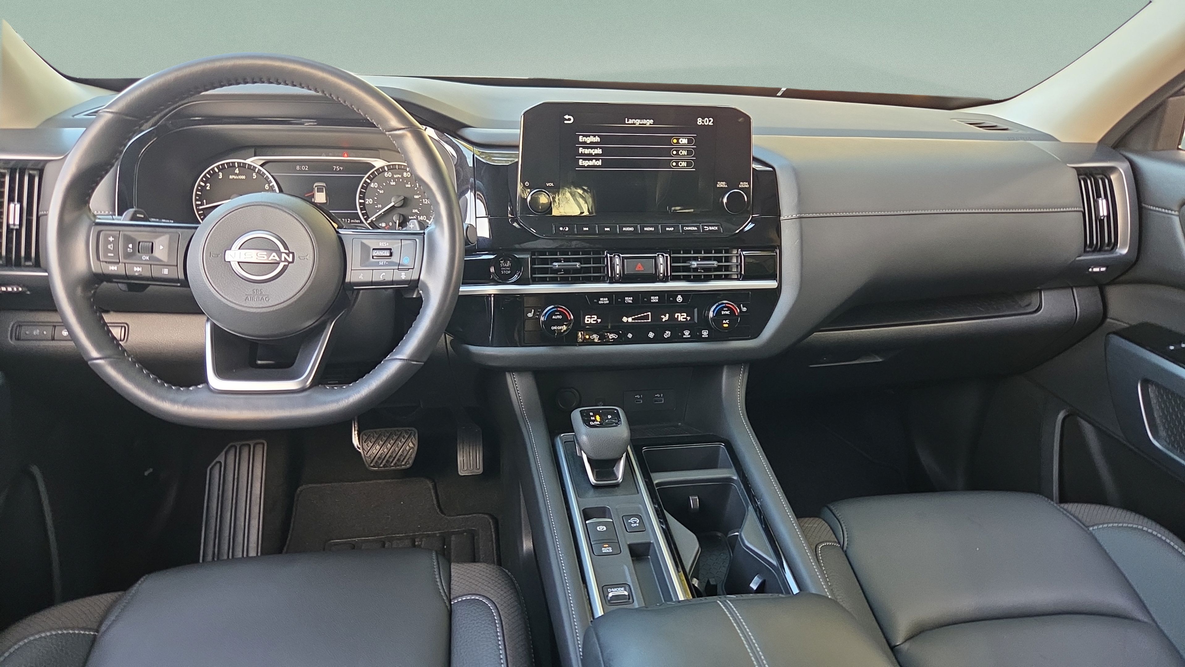 Used 2025 Nissan Pathfinder SL FWD image 13