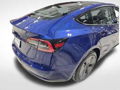 Used 2023 Tesla Model 3 Standard Range image 12