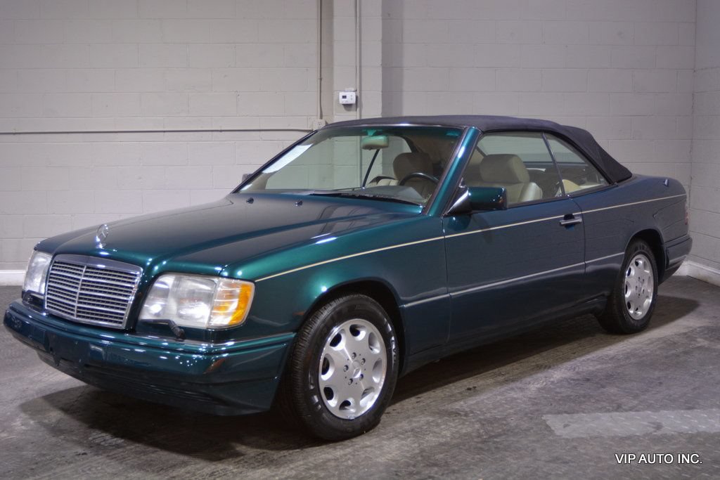 Used 1995 Mercedes-Benz E 320 Convertible image 40
