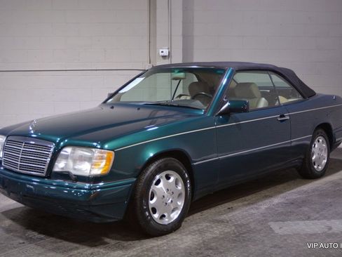 Used 1995 Mercedes-Benz E 320 Convertible image 40