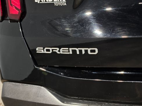 Used 2024 Kia Sorento LX image 37