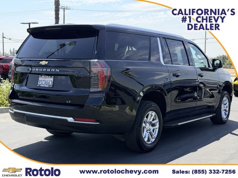 Used 2025 Chevrolet Suburban LT RWD image 6