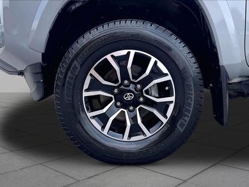 Used 2020 Toyota Tacoma TRD Sport w/ Advanced Technology Package AWD/4WD image 11