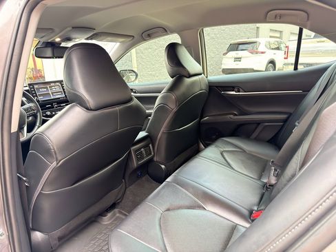 Used 2022 Toyota Camry XLE image 22